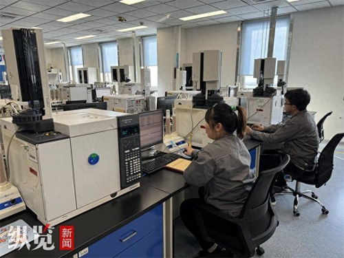 探訪新力量③ 一塊屏里的晶彩 新材料技術(shù)研發(fā)點(diǎn)亮未來顯示